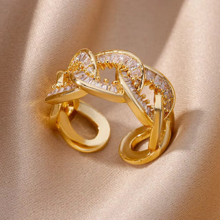 Bague Grand maillon et zircons baguette, finition dorée